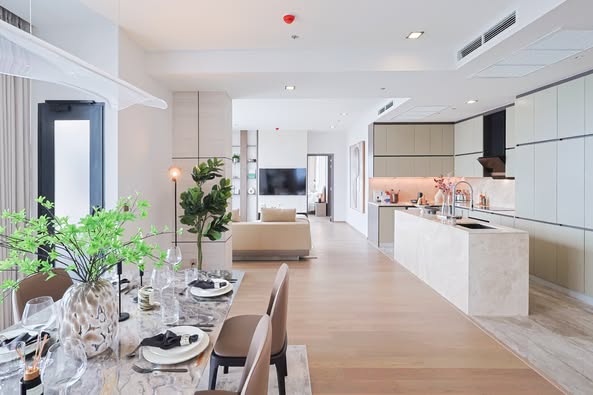 Large Spacious Penthouse For Sale