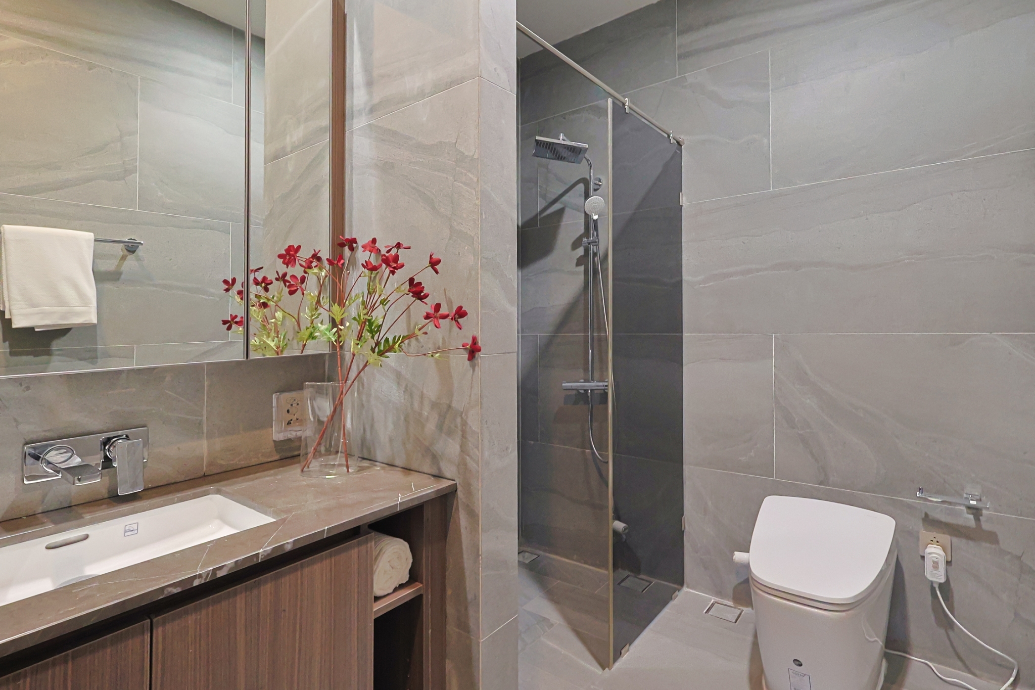 Large Spacious Penthouse For Sale