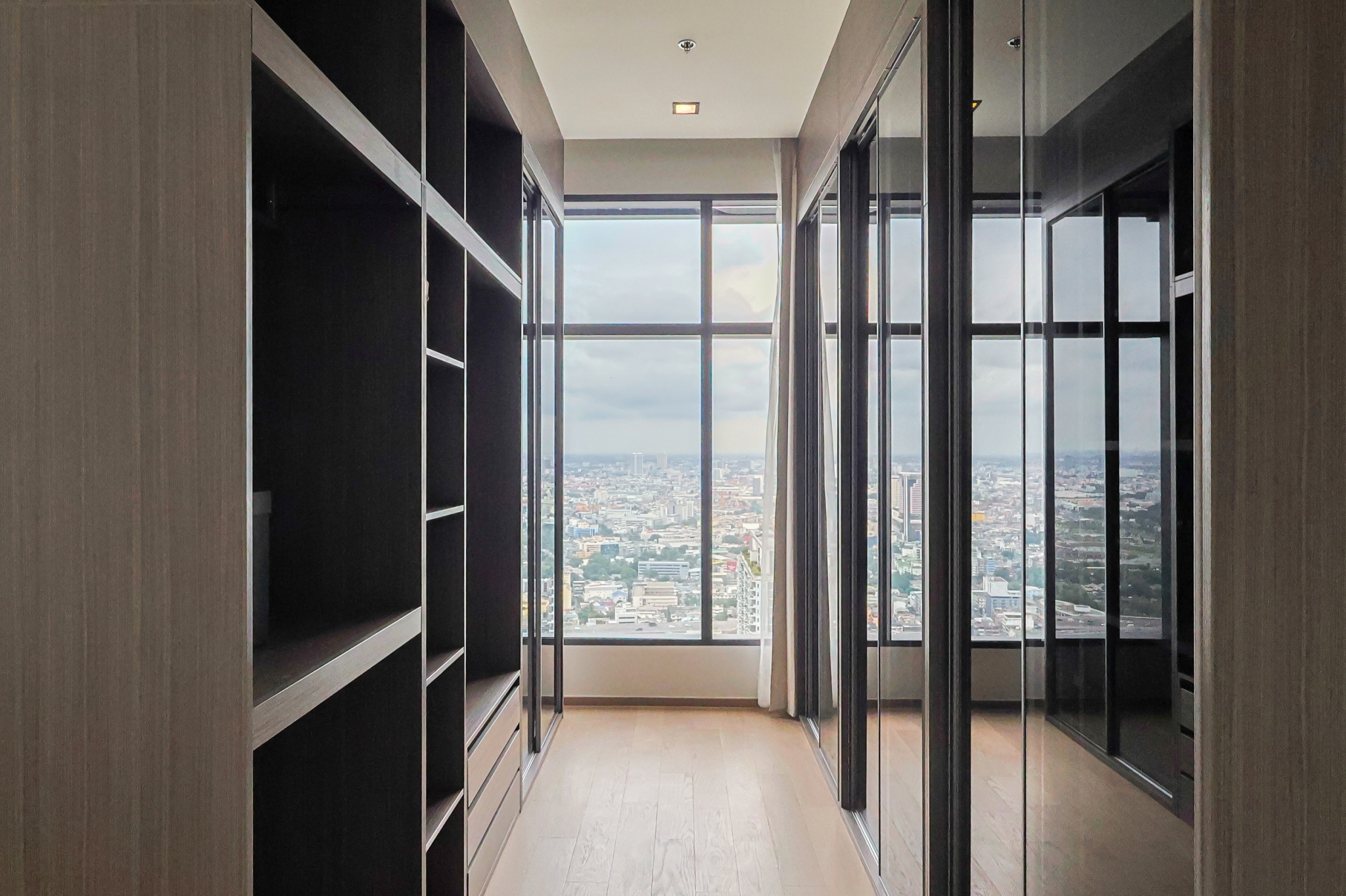 Large Spacious Penthouse For Sale