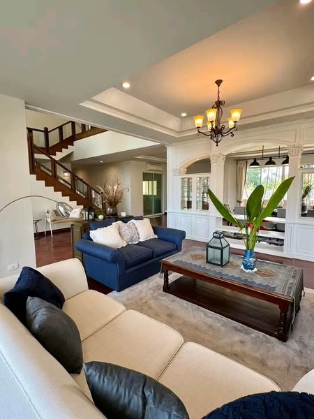Luxury Pool Villa For Rent