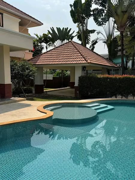 Luxury Pool Villa For Rent