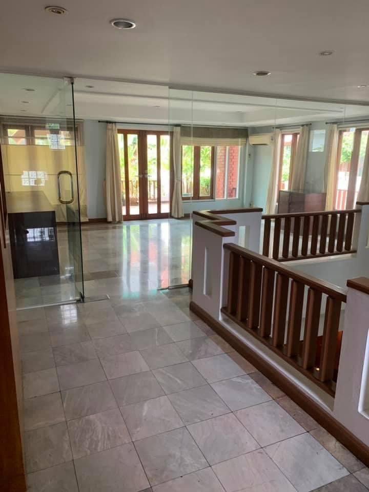Townhouse Four Storey For Rent