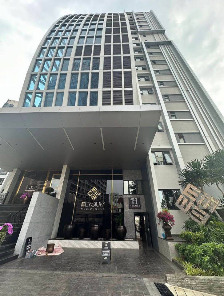 Penthouse with Jacuzzi For Sale