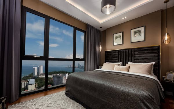 Penthouse with Jacuzzi For Sale