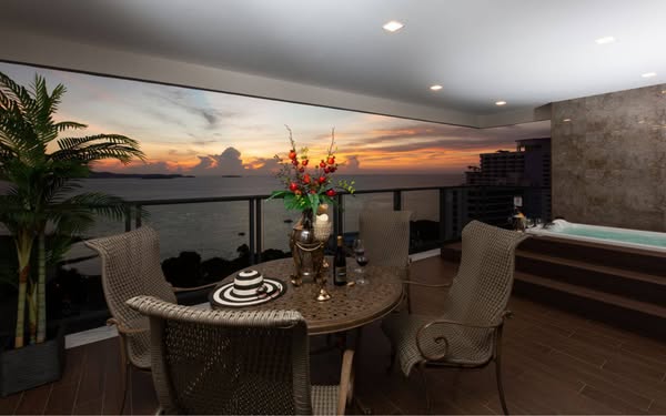 Penthouse with Jacuzzi For Sale
