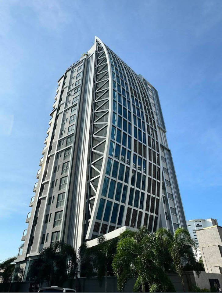 Penthouse with Jacuzzi For Sale