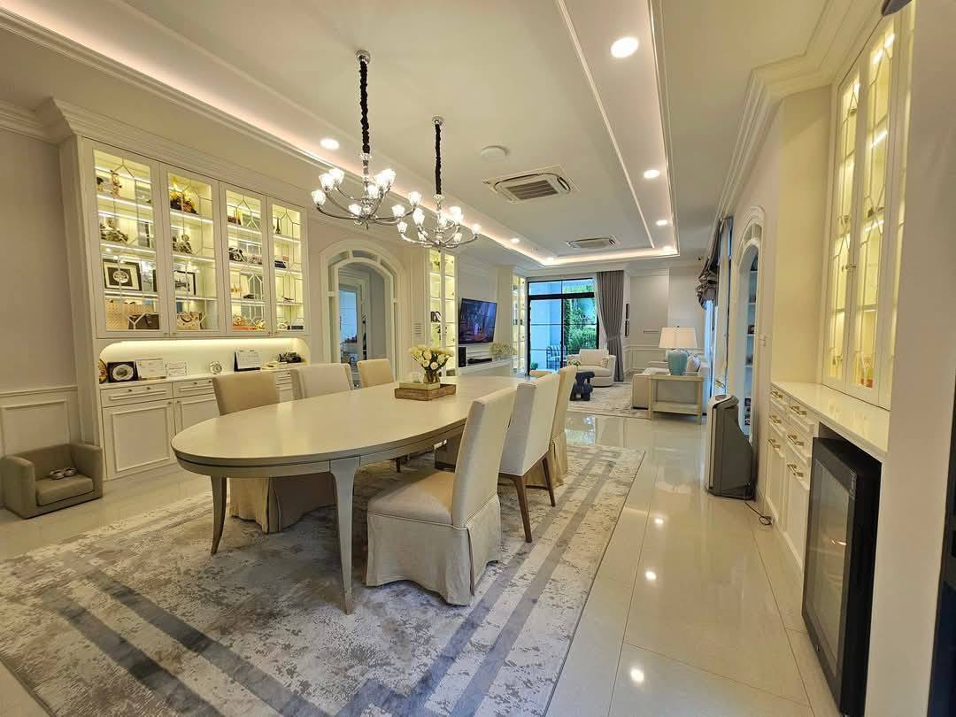 Luxury Villa For Rent