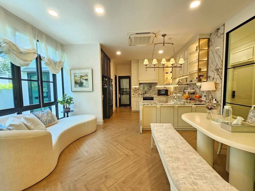 Luxury Villa For Rent