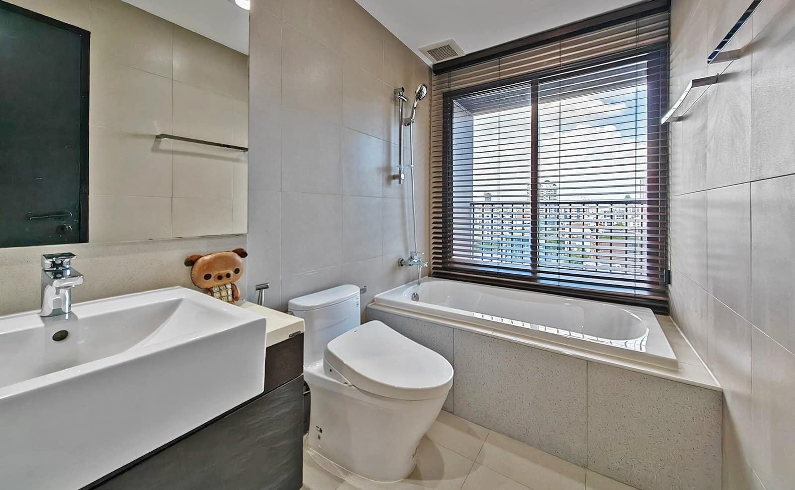 One Bedroom Condo For Rent