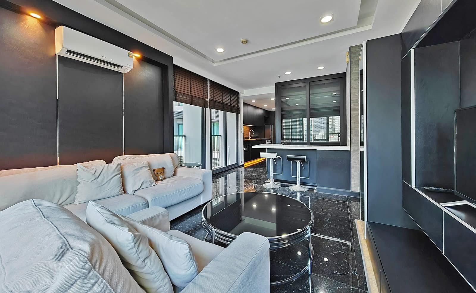 One Bedroom Condo For Rent