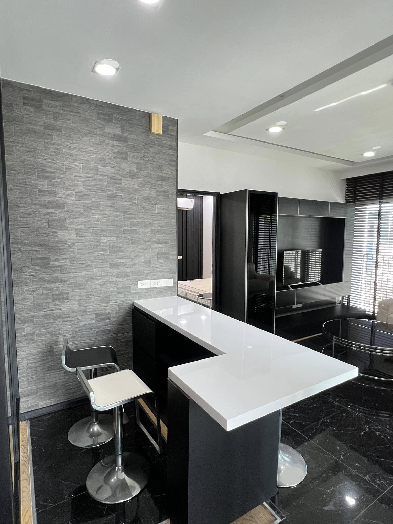 One Bedroom Condo For Rent