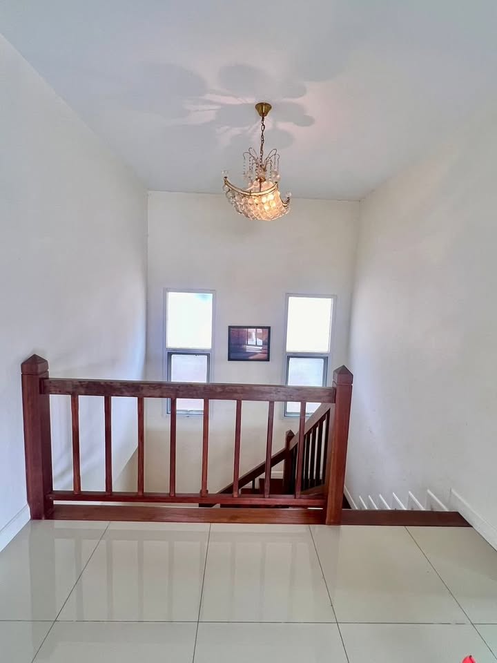 Detached House for Rent