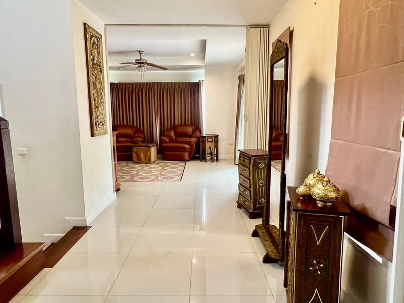 Detached House for Rent