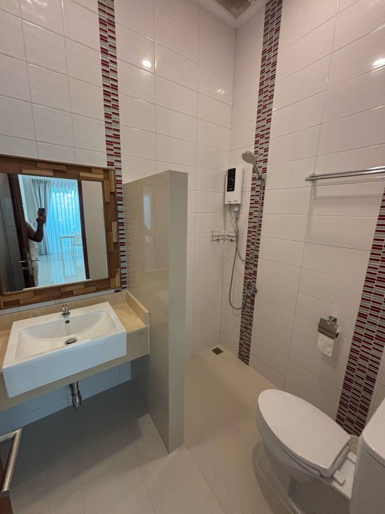 Detached House For Rent