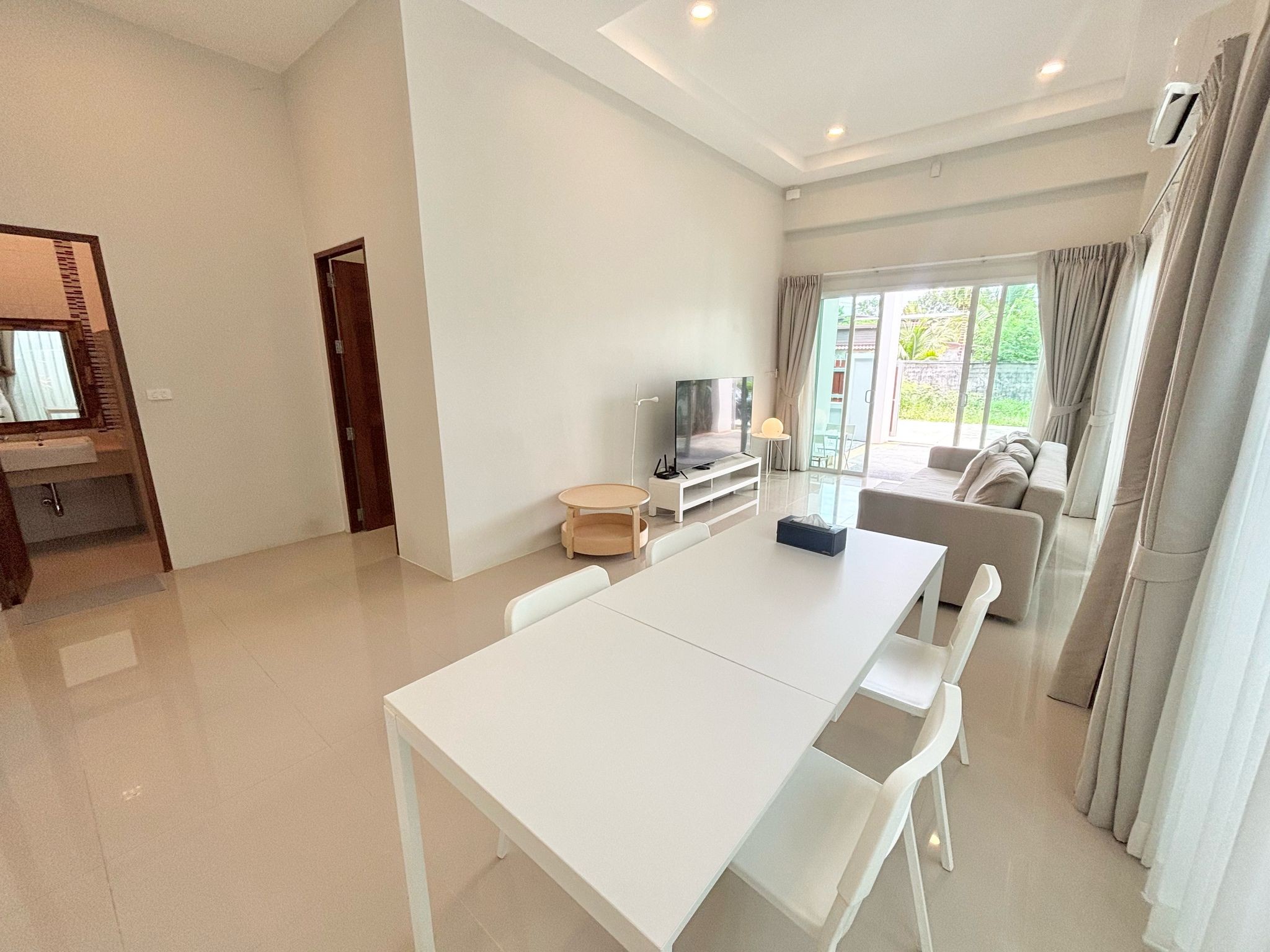 Detached House For Rent