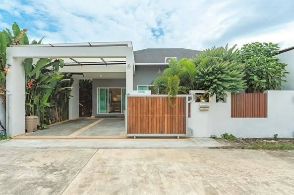 Detached House For Rent