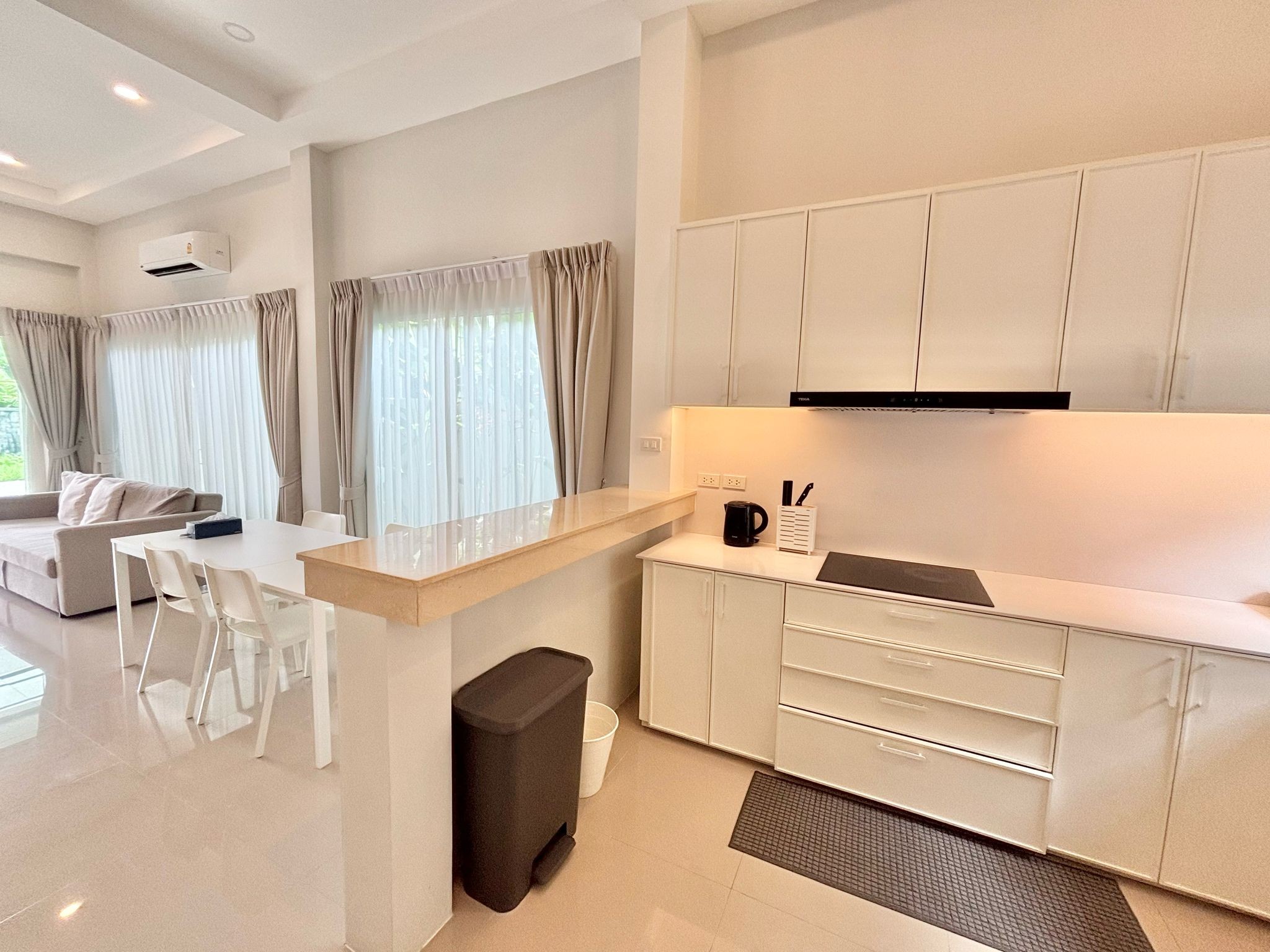 Detached House For Rent