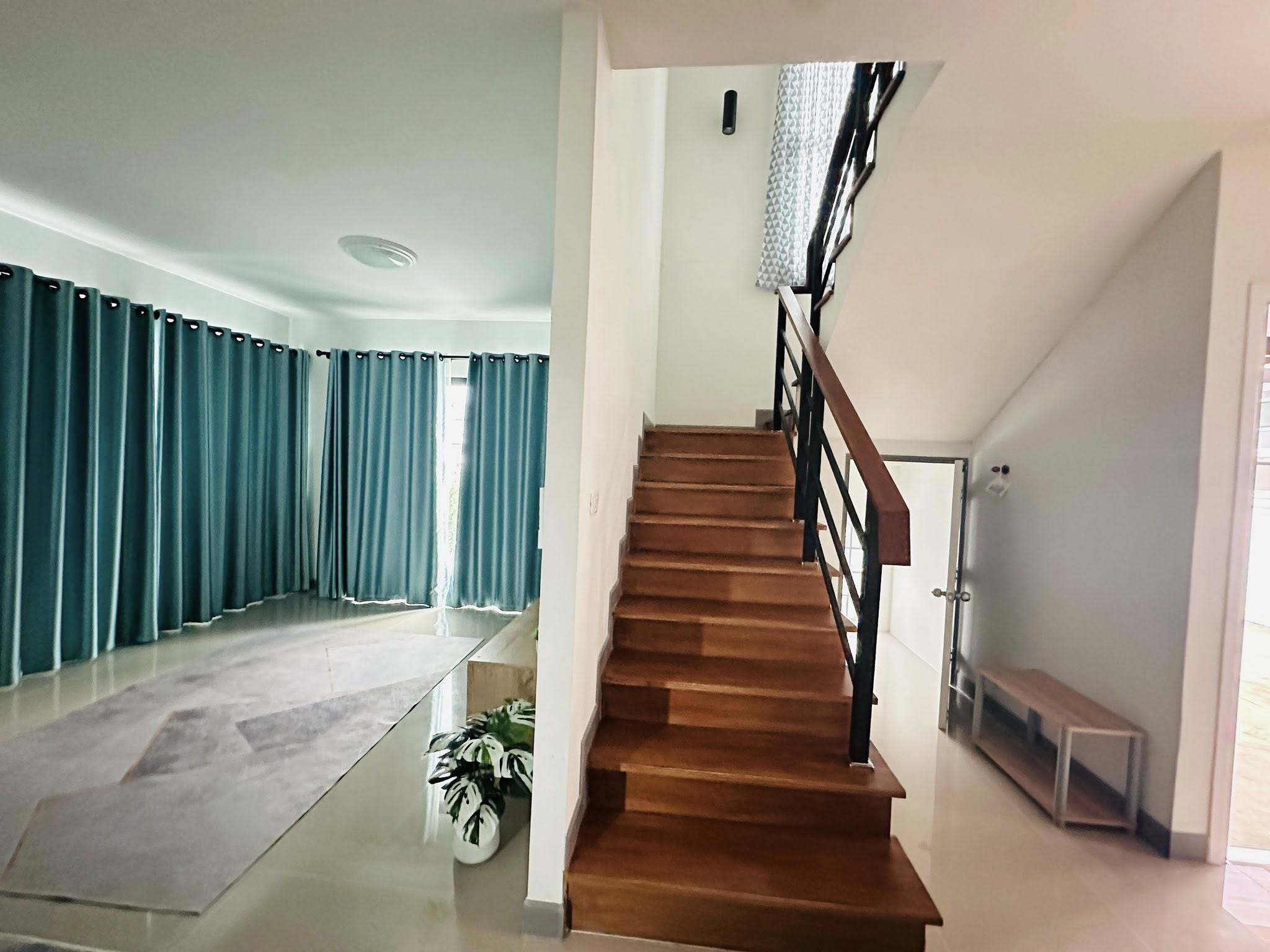 Beautiful Detached House For Rent