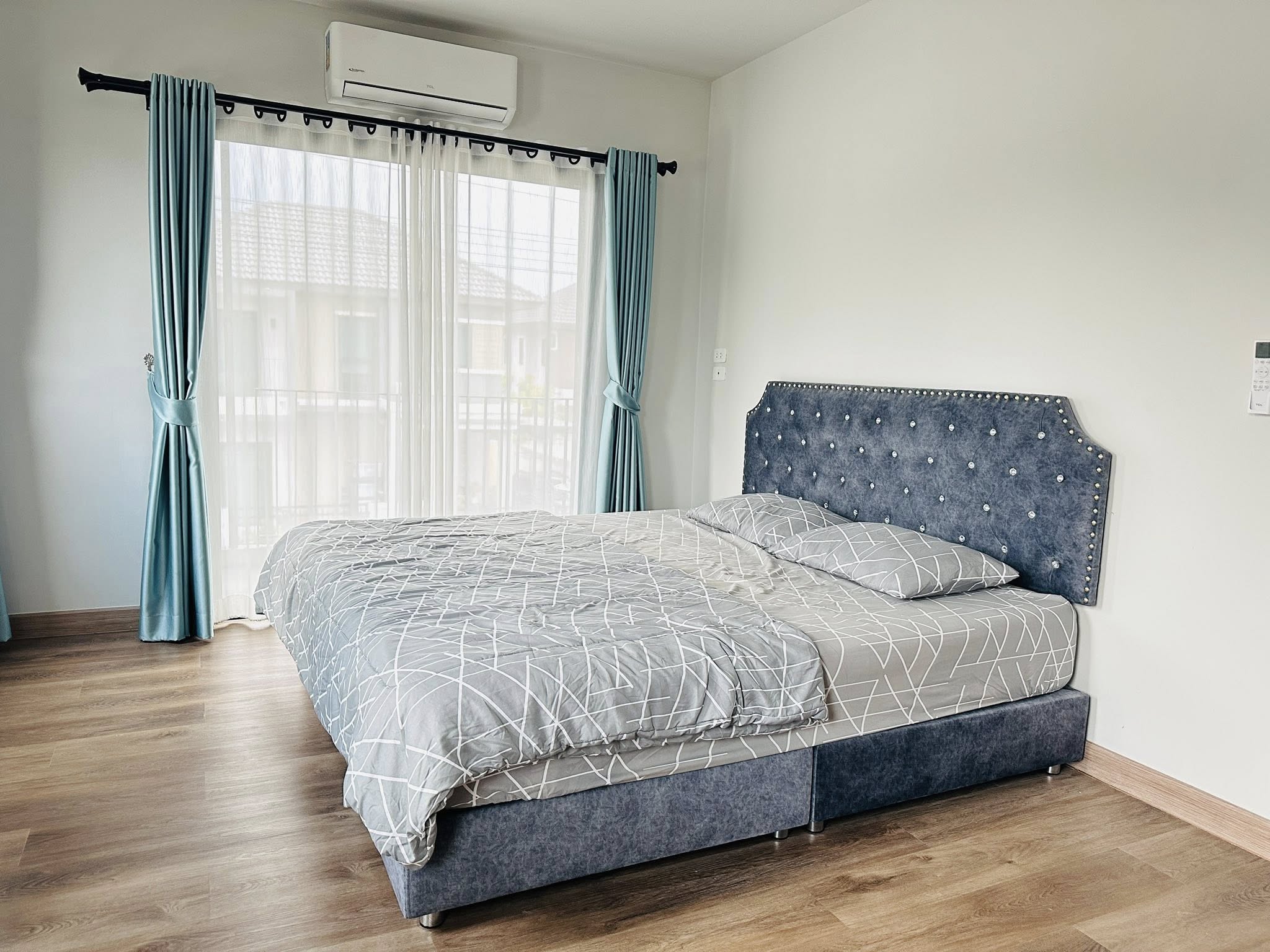 Beautiful Detached House For Rent