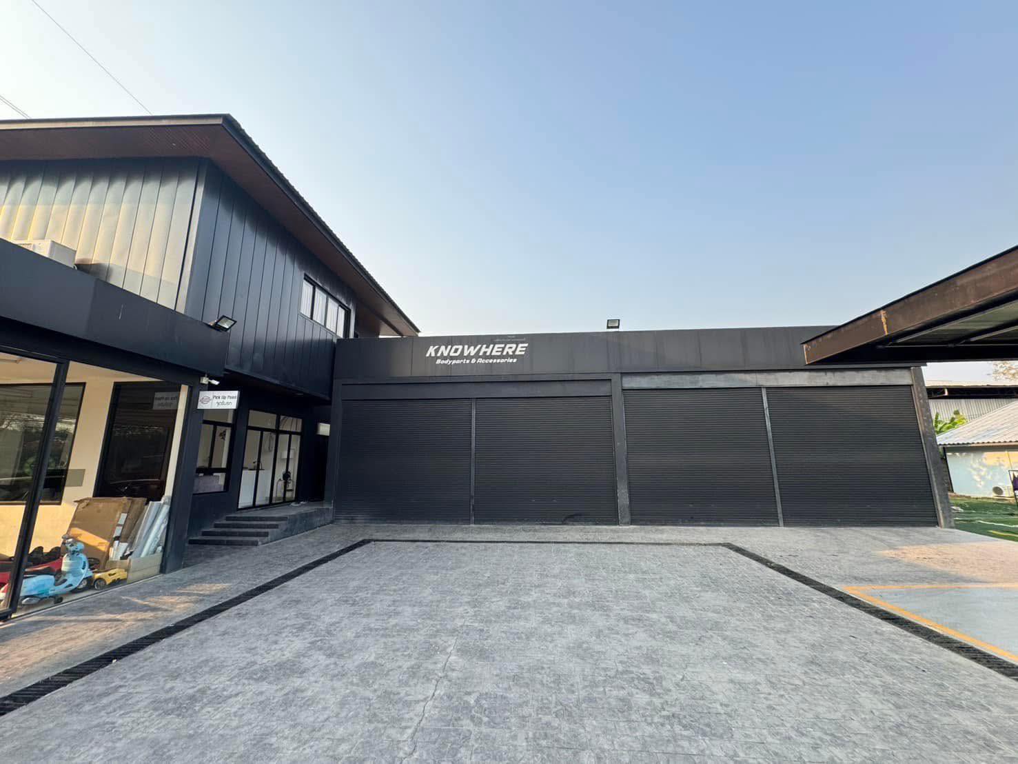 Showroom For Rent