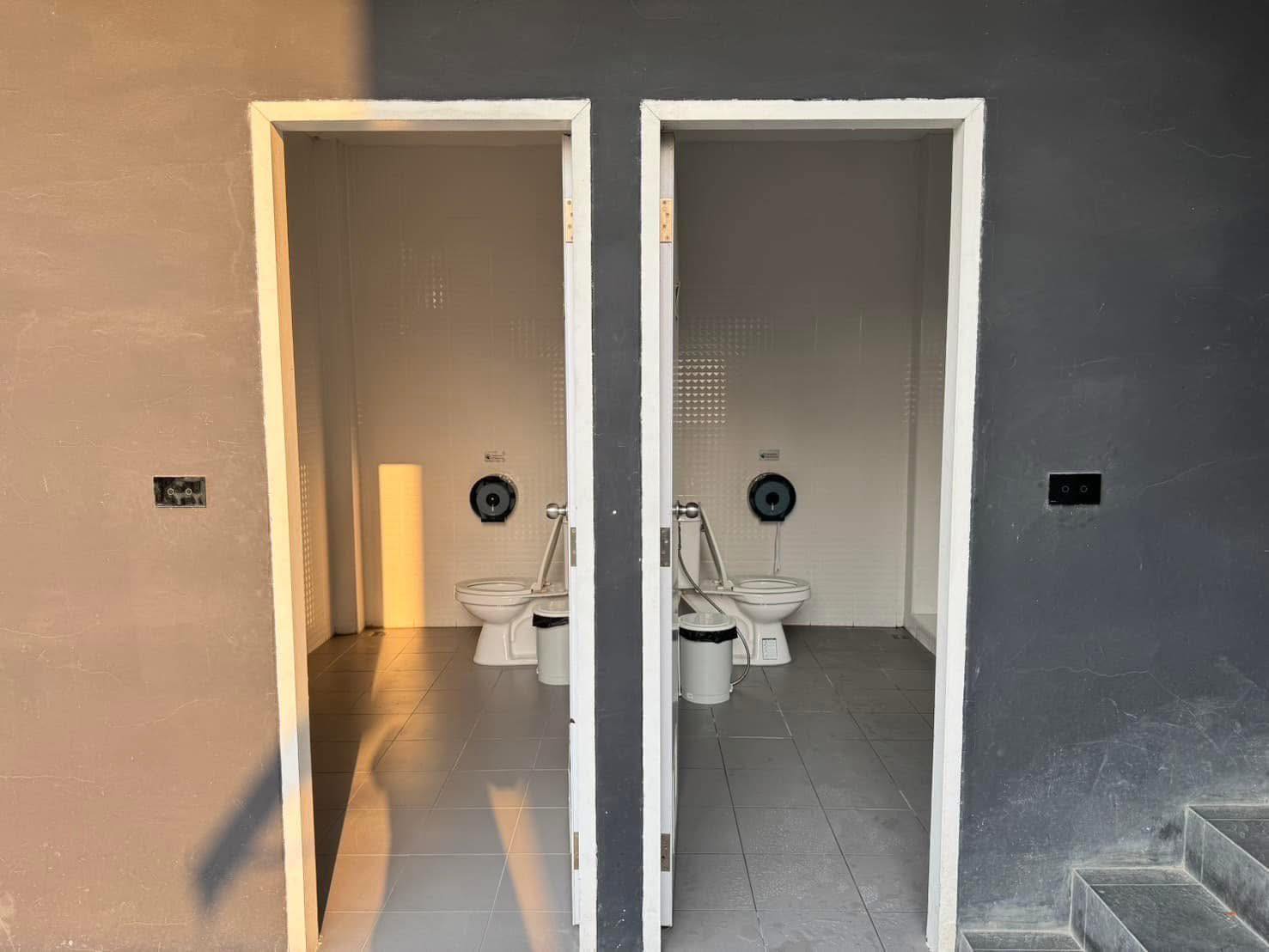 Showroom For Rent