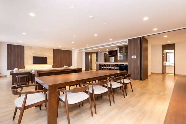 Luxury Four Bedroom Apartment For Rent