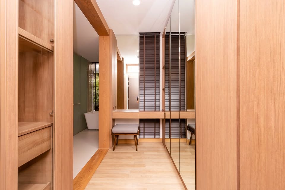 Luxury Four Bedroom Apartment For Rent