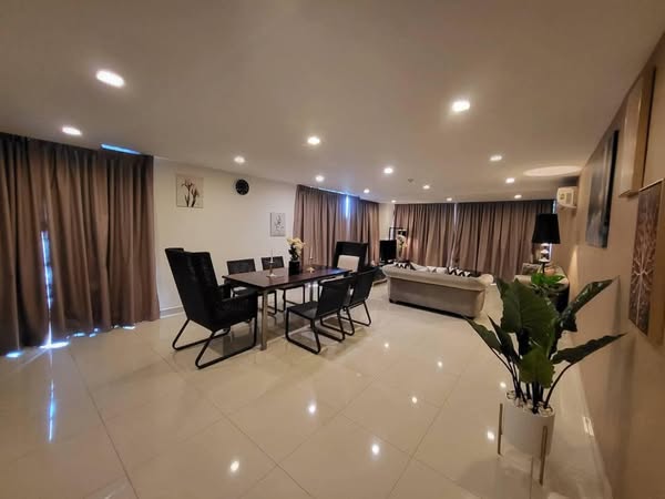 Large One Bedroom Apartment For Rent