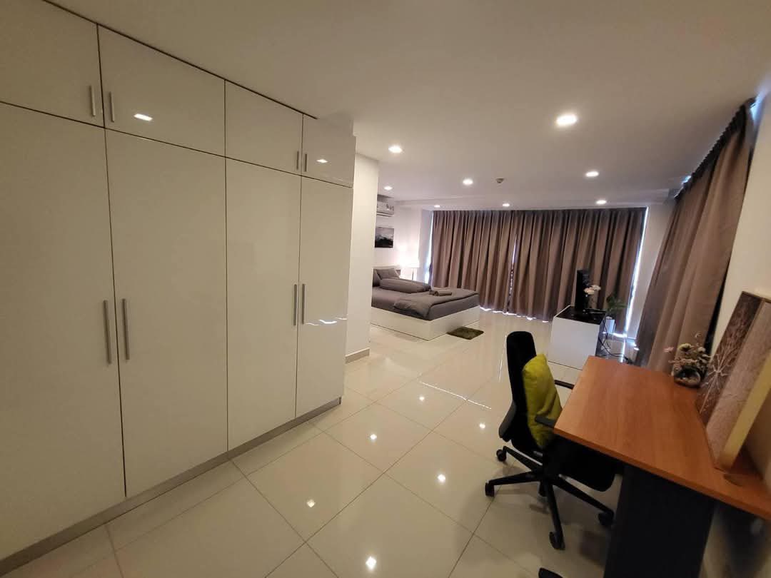 Large One Bedroom Apartment For Rent