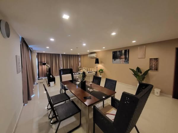 Large One Bedroom Apartment For Rent