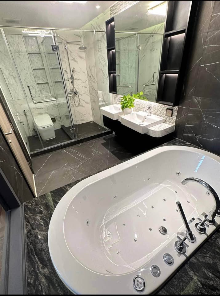 Penthouse with Jacuzzi For Rent