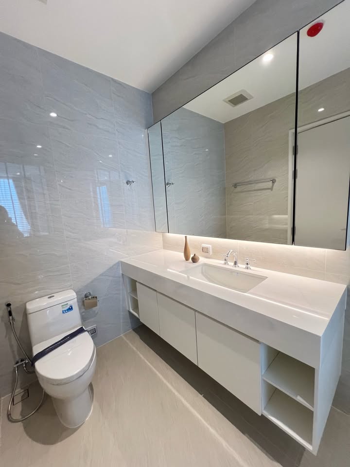 One Bedroom Condo For Rent