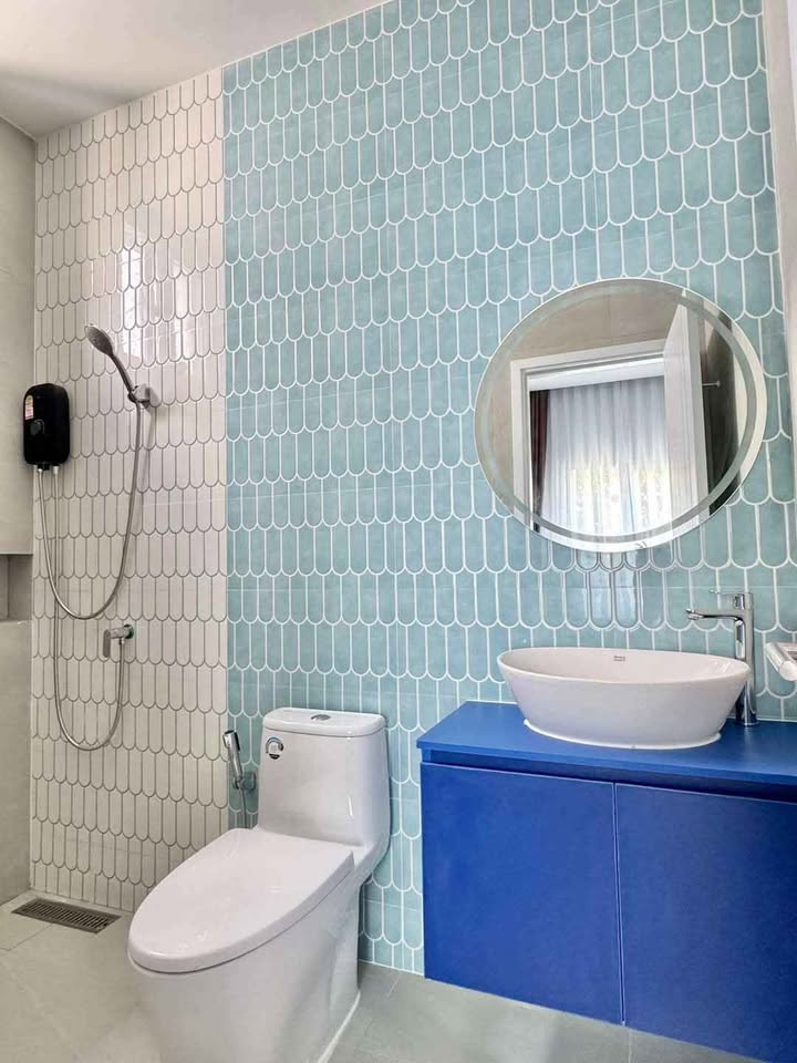 House with Pool For Sale