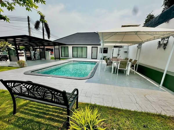 House with Pool For Sale