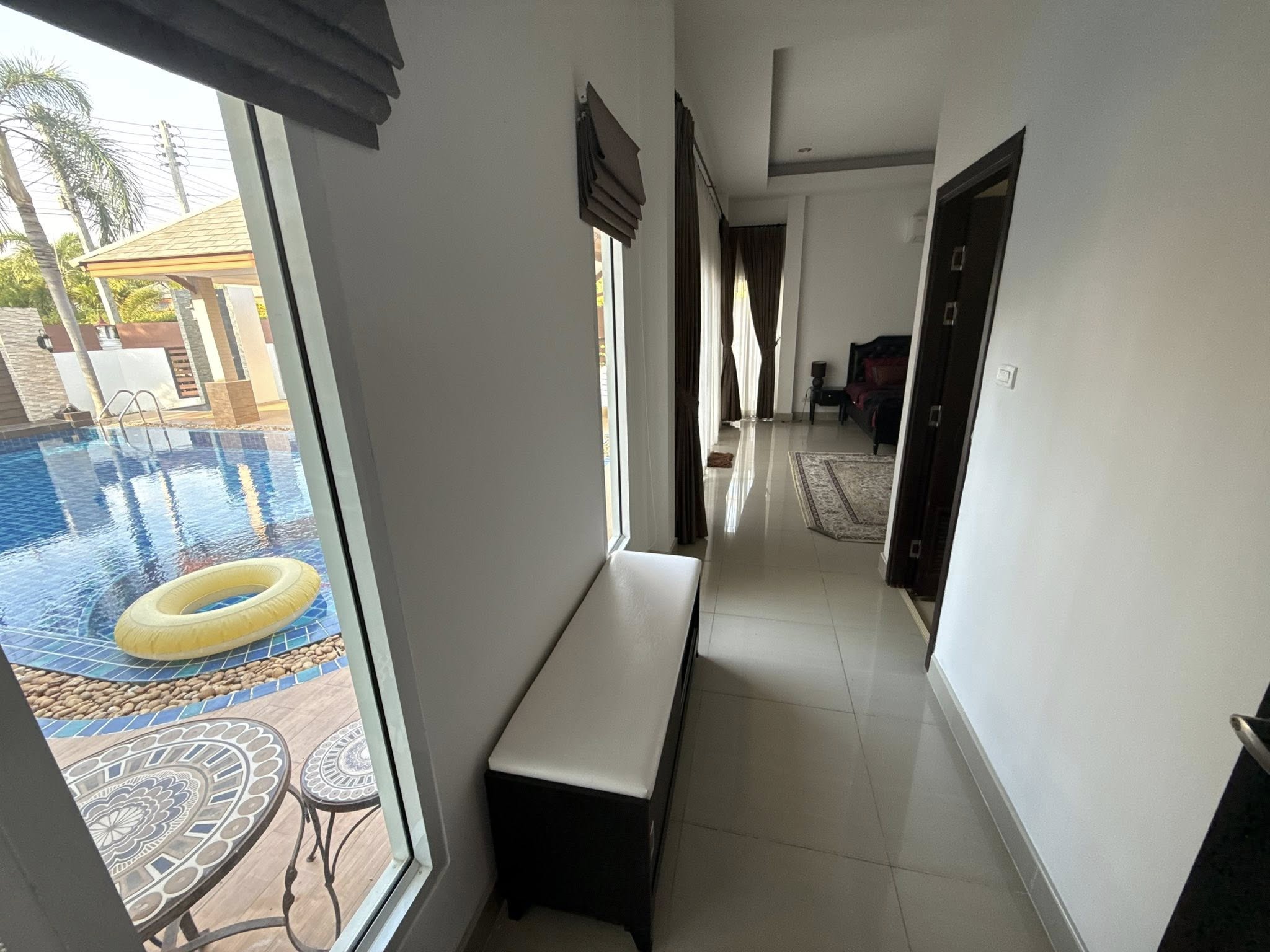 Big House with Pool For Sale