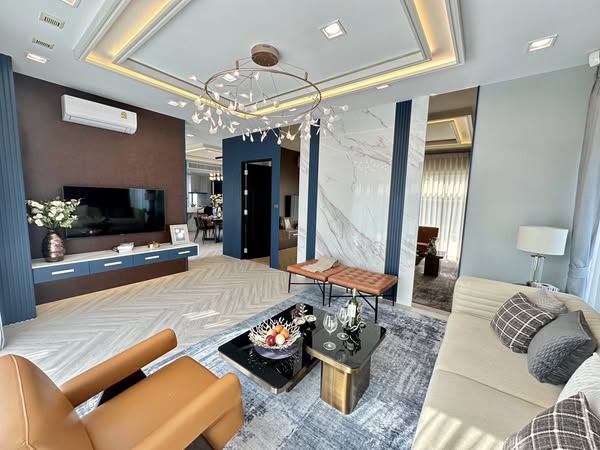 Beautiful Detached House For Rent