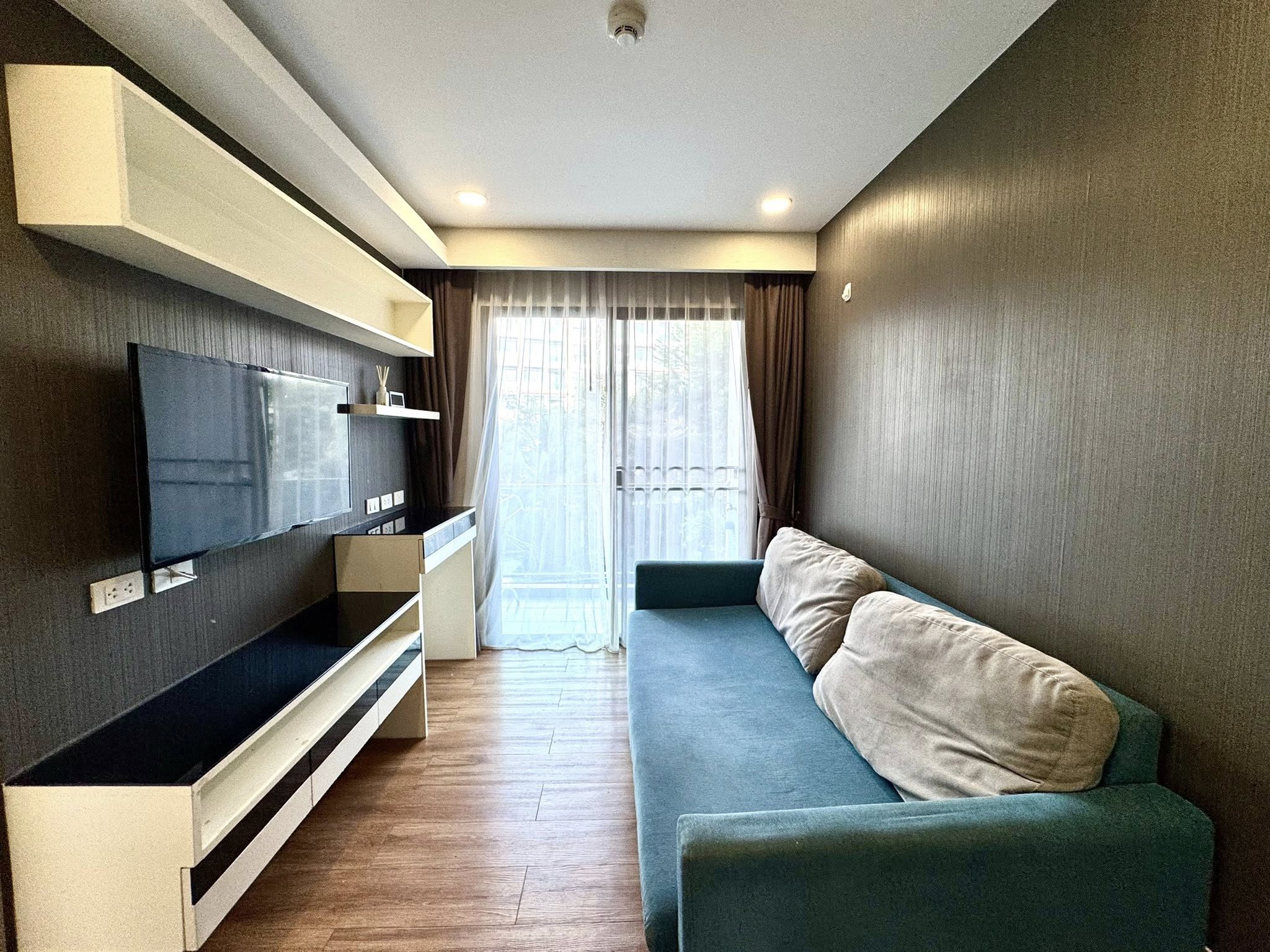 One Bedroom Condo For Rent