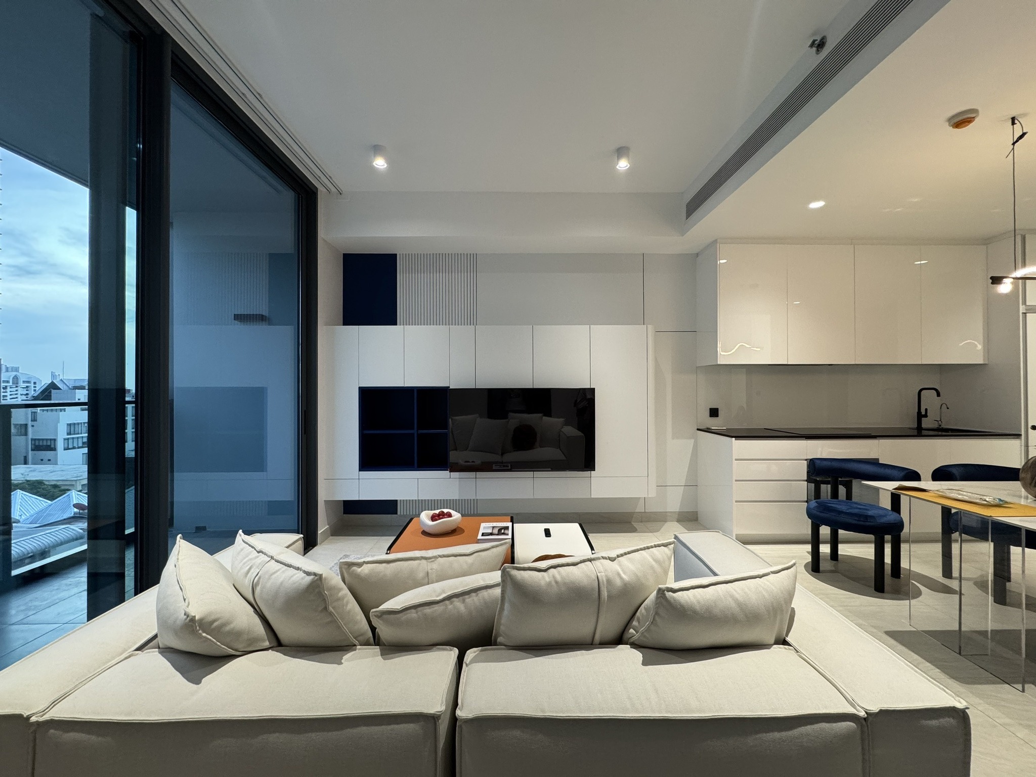 One Bedroom Condo For Rent