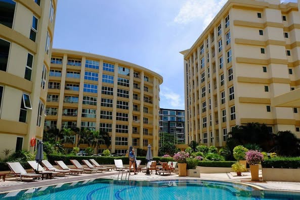 Large Four Bedrooms Condo For Sale