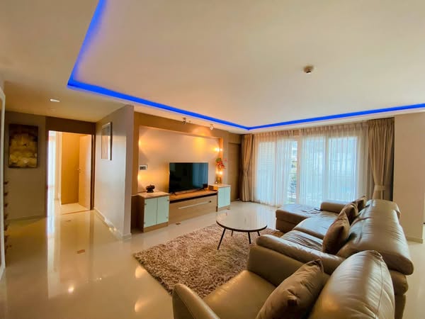 Large Four Bedrooms Condo For Sale