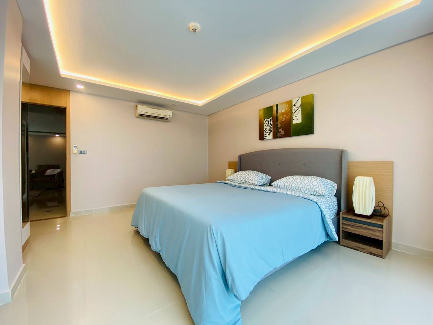 Large Four Bedrooms Condo For Sale
