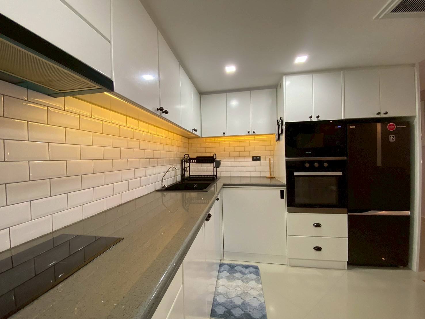Large Four Bedrooms Condo For Sale