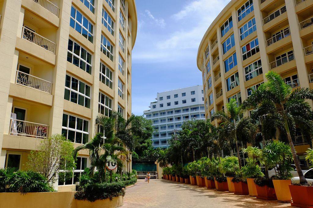Large Four Bedrooms Condo For Sale