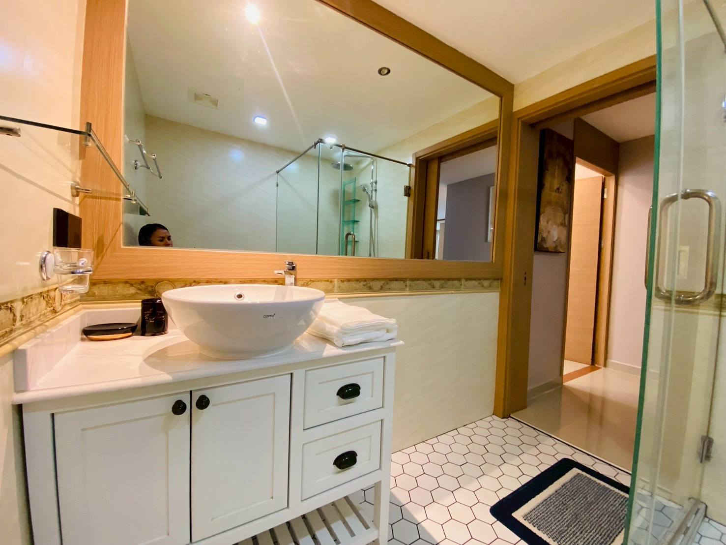 Large Four Bedrooms Condo For Sale