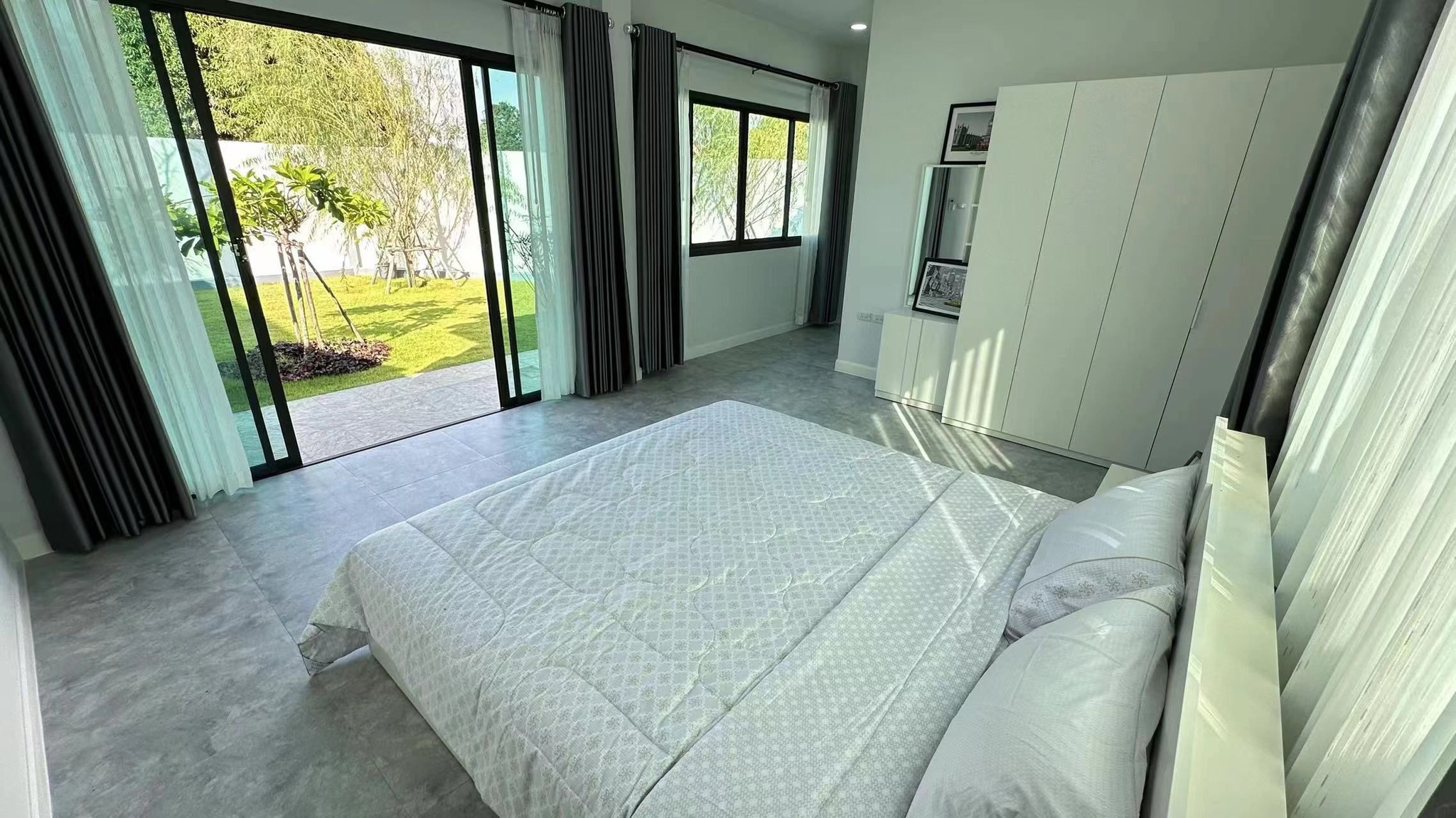 Beautiful House with Pool For Rent