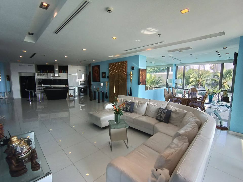 Large Three Bed Room Apartment For Sale