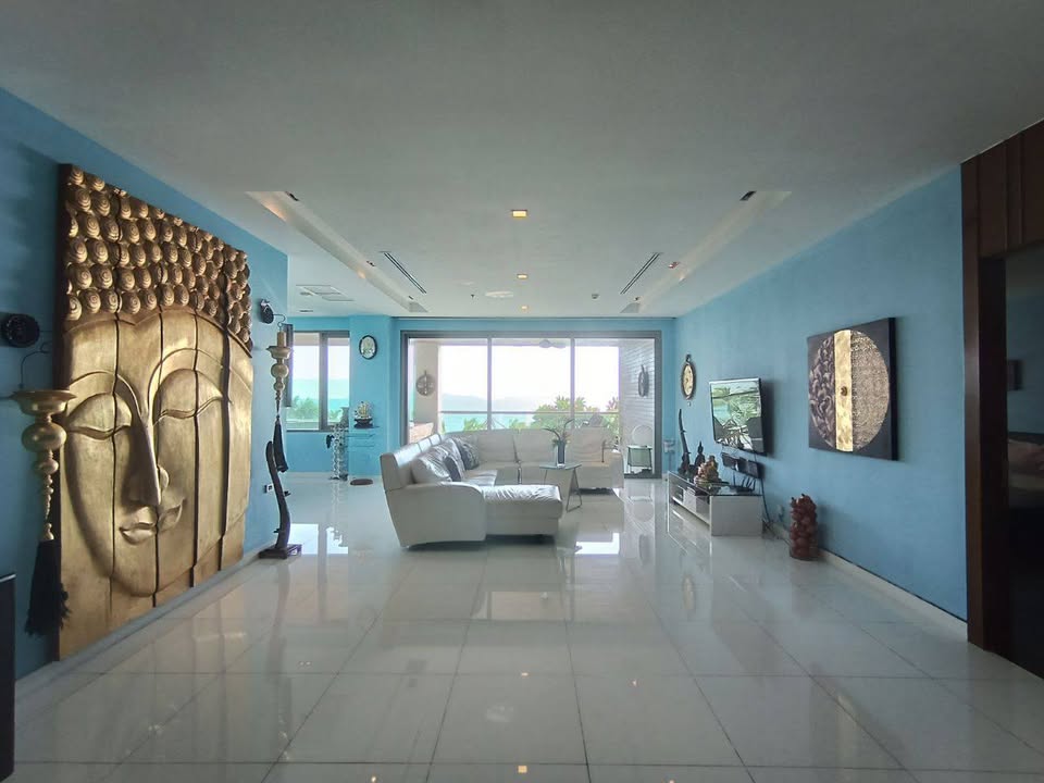 Large Three Bed Room Apartment For Sale