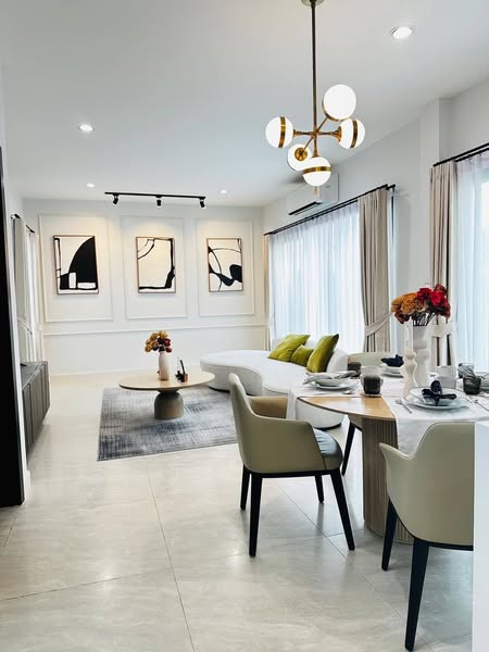 Townhouse For Rent