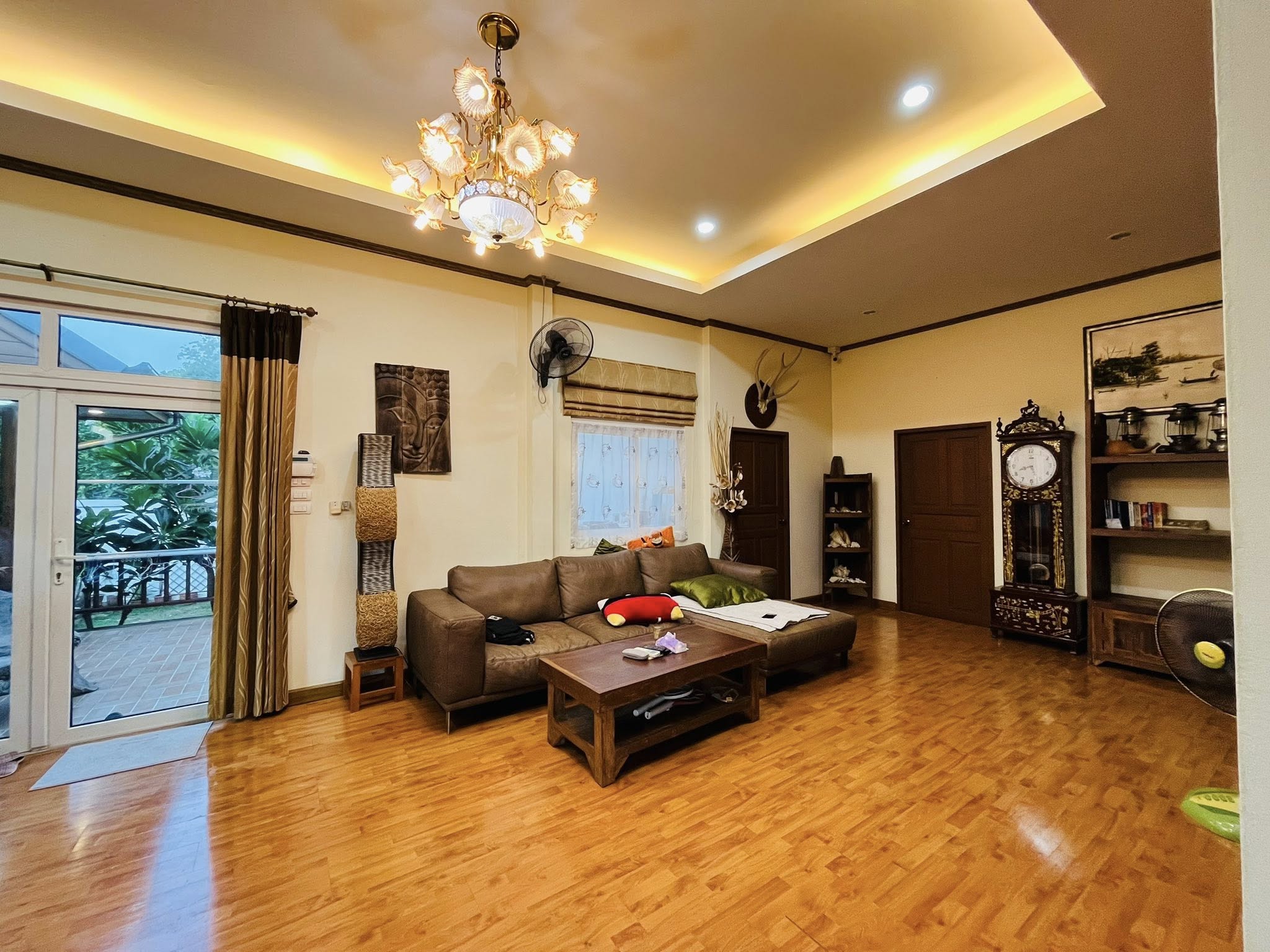 Detached House For Rent