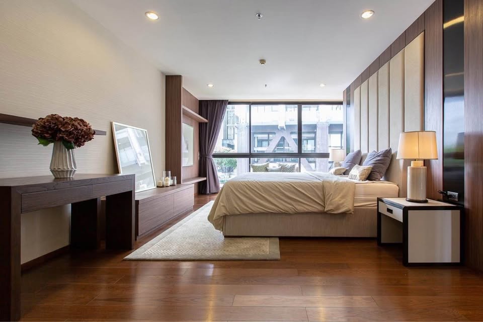Very Large Four Bedroom Apartment For Rent